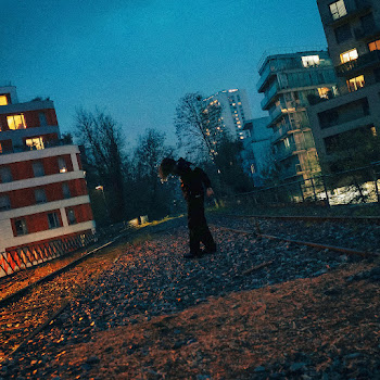 main img