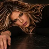 Skyla Reeze — Pull Me Under